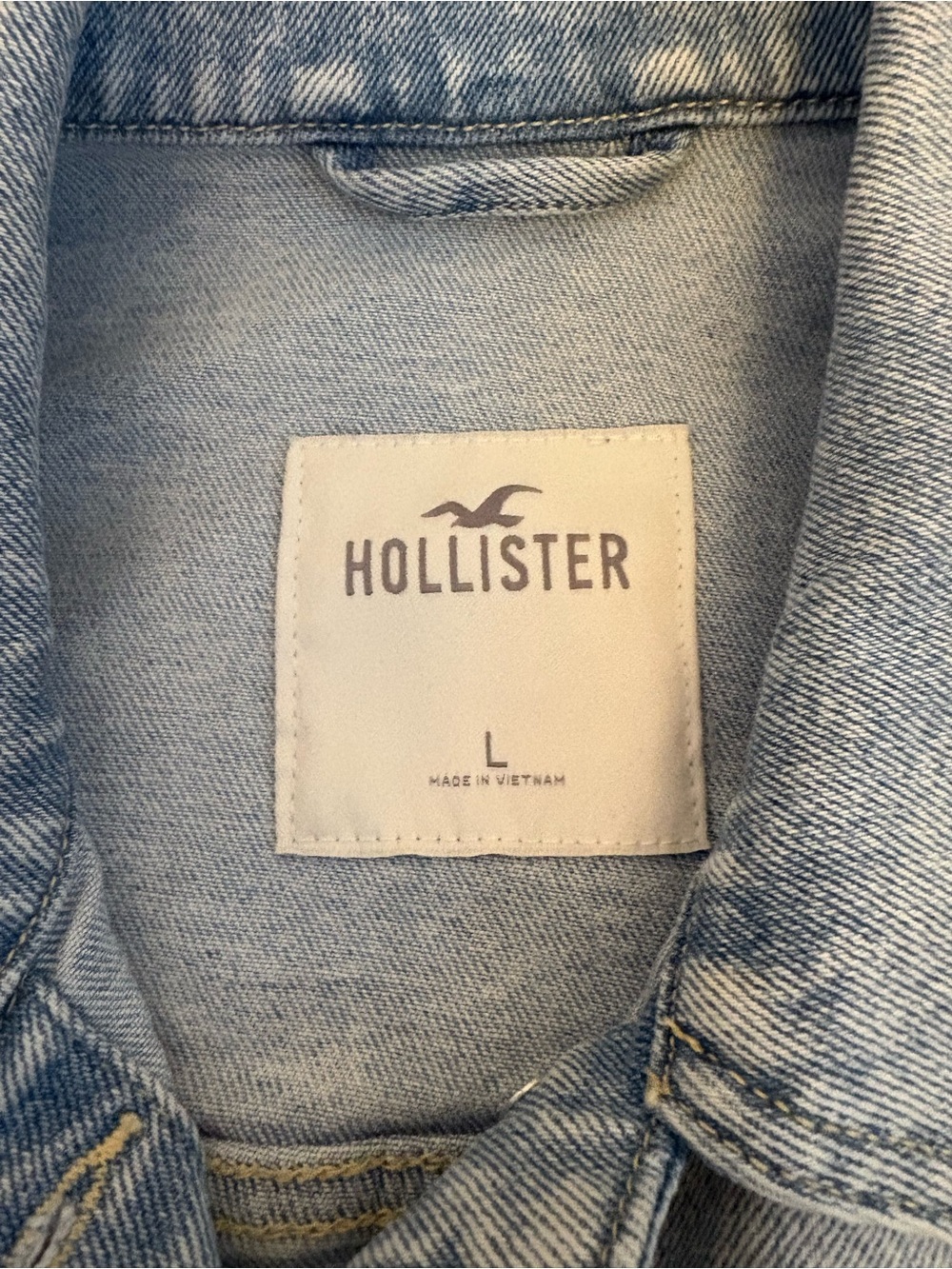 Hollister Light Wash Blue Denim Trucker Jacket - Picture 3 of 7